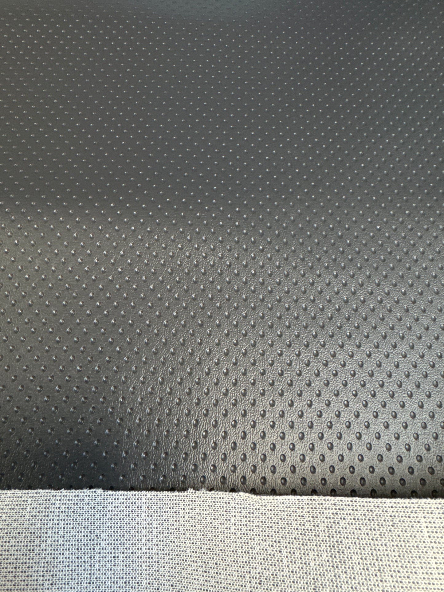 V70 ANTHRACHITE PERF 0.9MM VINYL