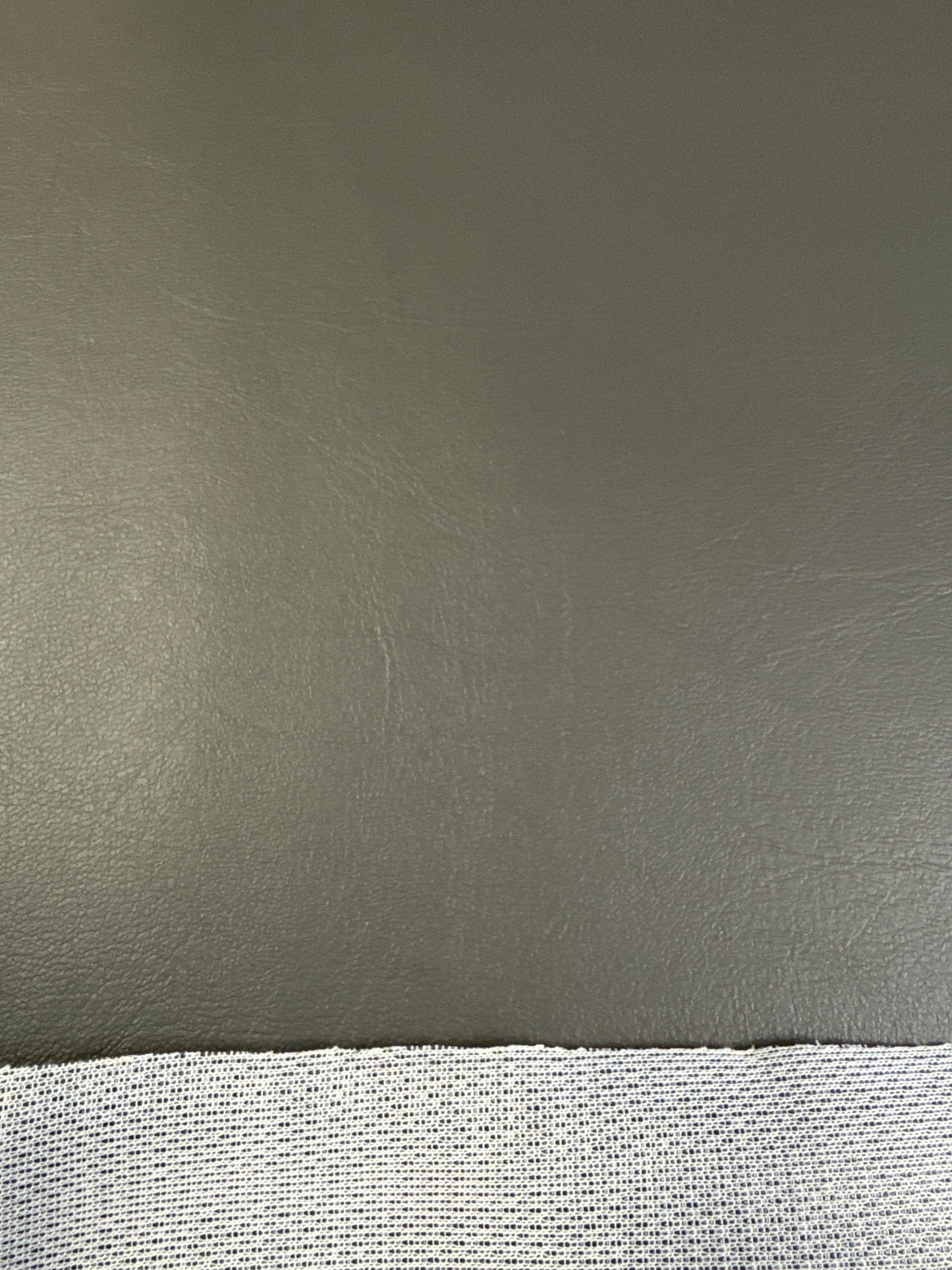 V43 CHARC 0.9MM VINYL