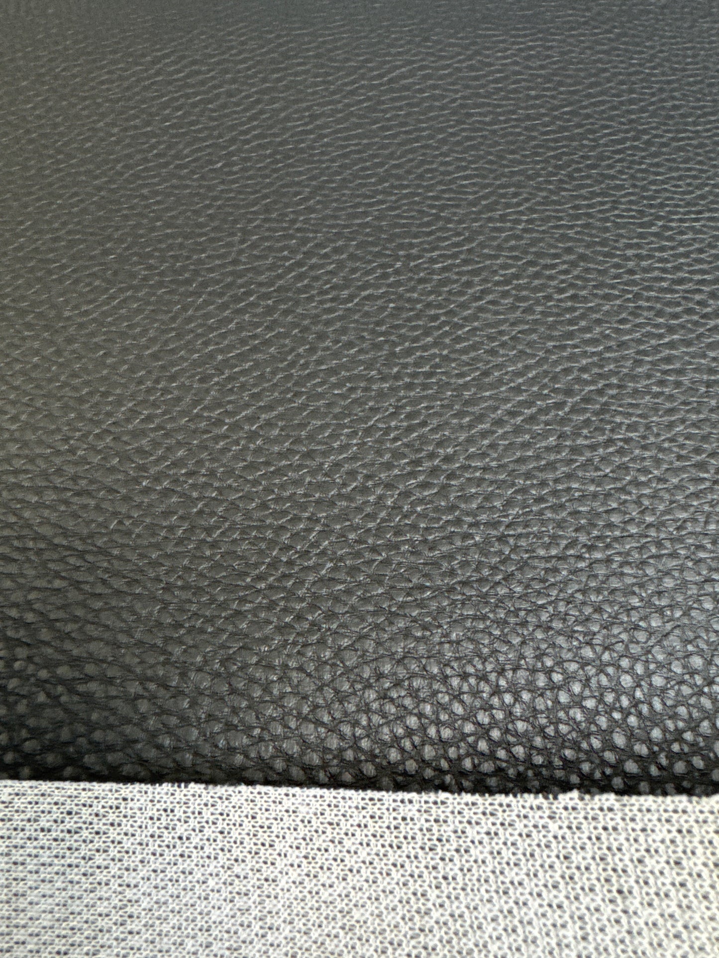V73 BUFFALO BLACK 0.9MM VINYL